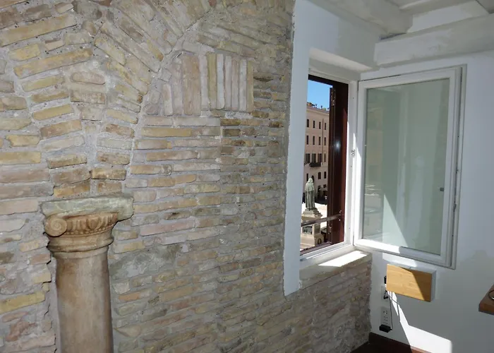 The Column Of Campo De' Fiori Apartamento